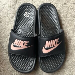 Ladies, Nike slides size 7